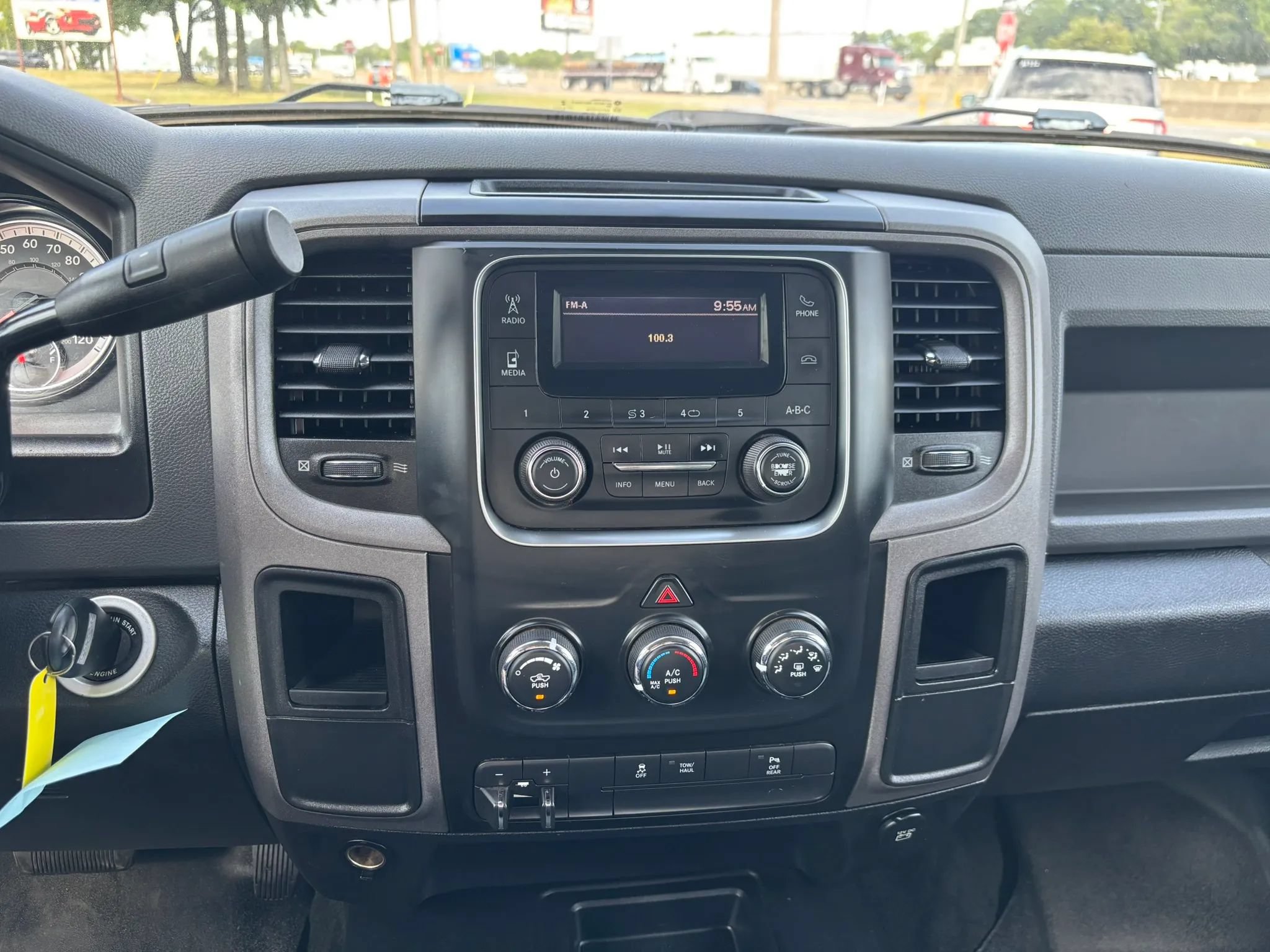 Used 2017 RAM 2500 Tradesman w/ Chrome Appearance Group AWD/4WD image 22