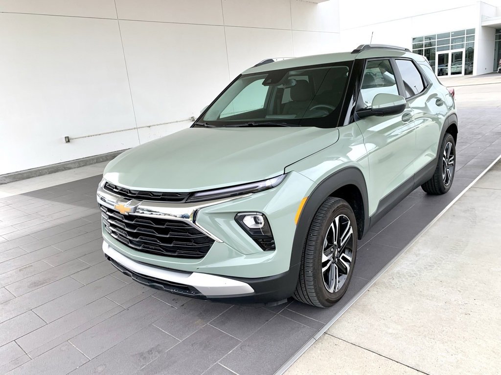 Used 2025 Chevrolet TrailBlazer LT w/ Convenience Package