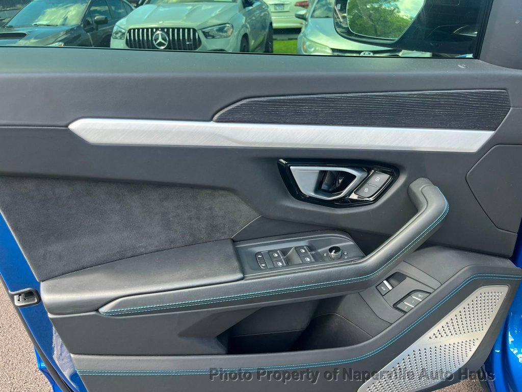 Used 2019 Lamborghini Urus AWD/4WD image 10