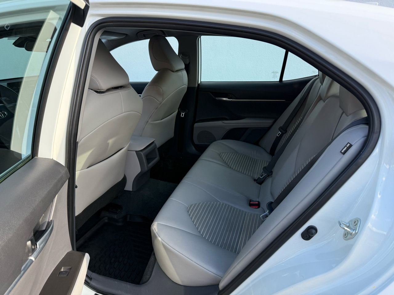 Used 2024 Toyota Camry SE image 36