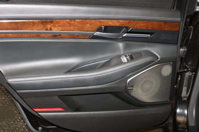 Used 2019 Genesis G90 3.3T Premium image 33