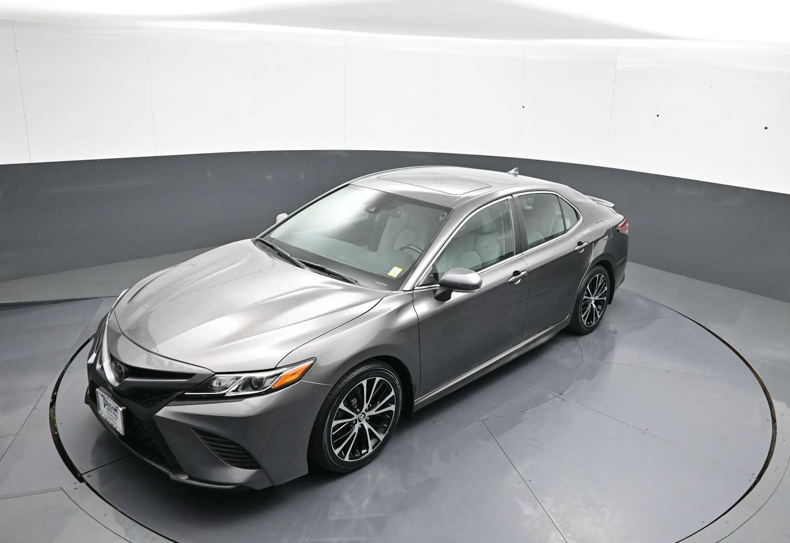 Used 2020 Toyota Camry SE w/ Convenience Package FWD image 37