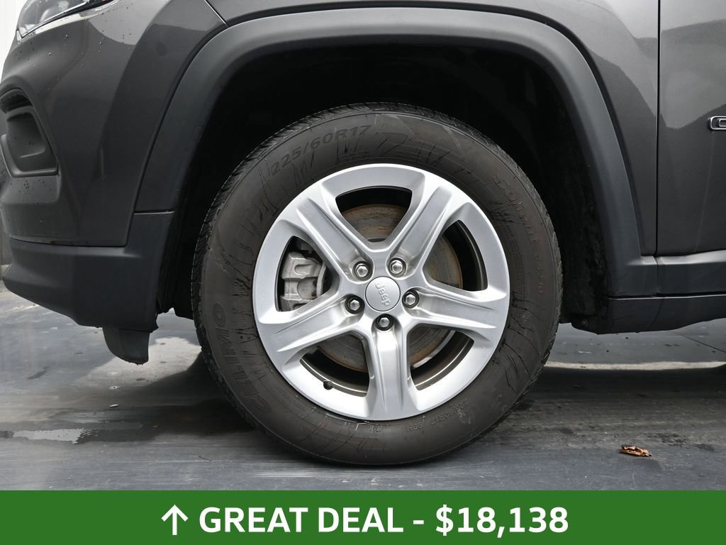 Used 2024 Jeep Compass Latitude image 19