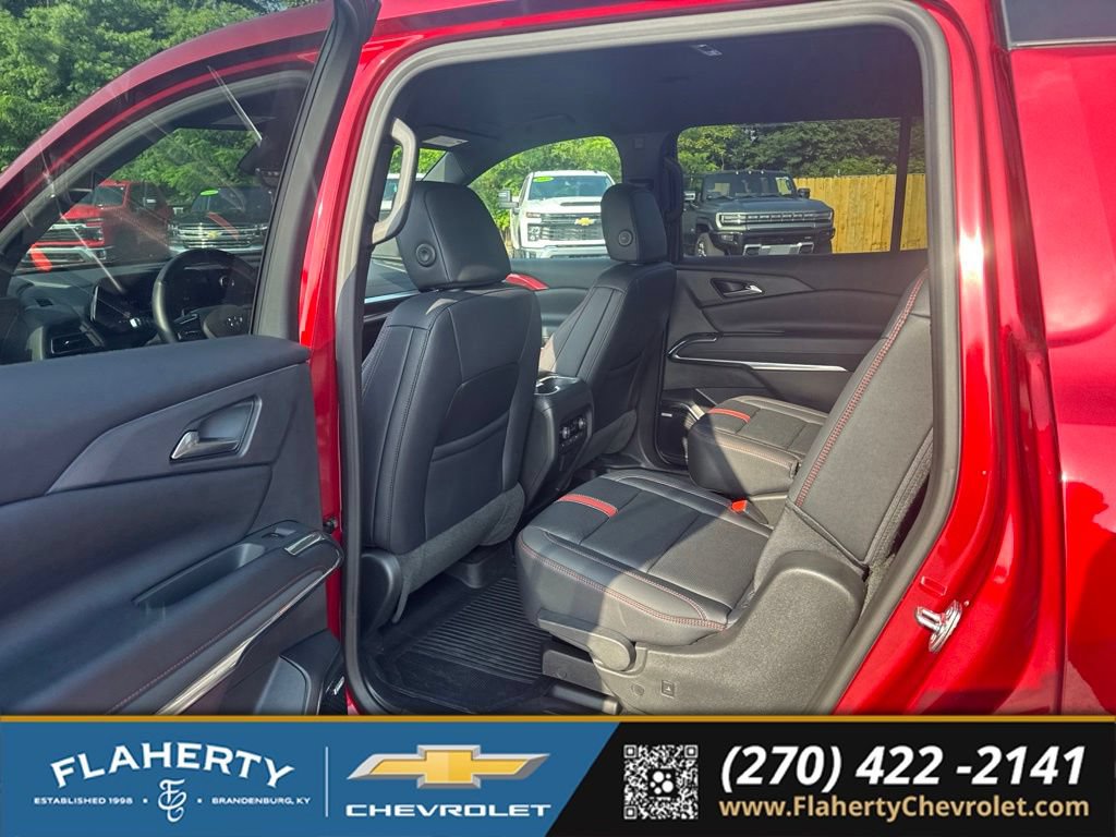 Used 2026 Chevrolet Traverse RS w/ LPO, Floor Liner Package AWD/4WD image 11