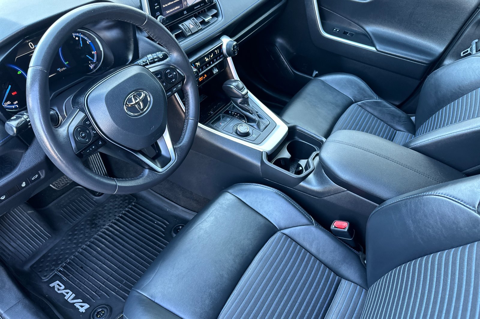 Used 2021 Toyota RAV4 XSE AWD/4WD image 10
