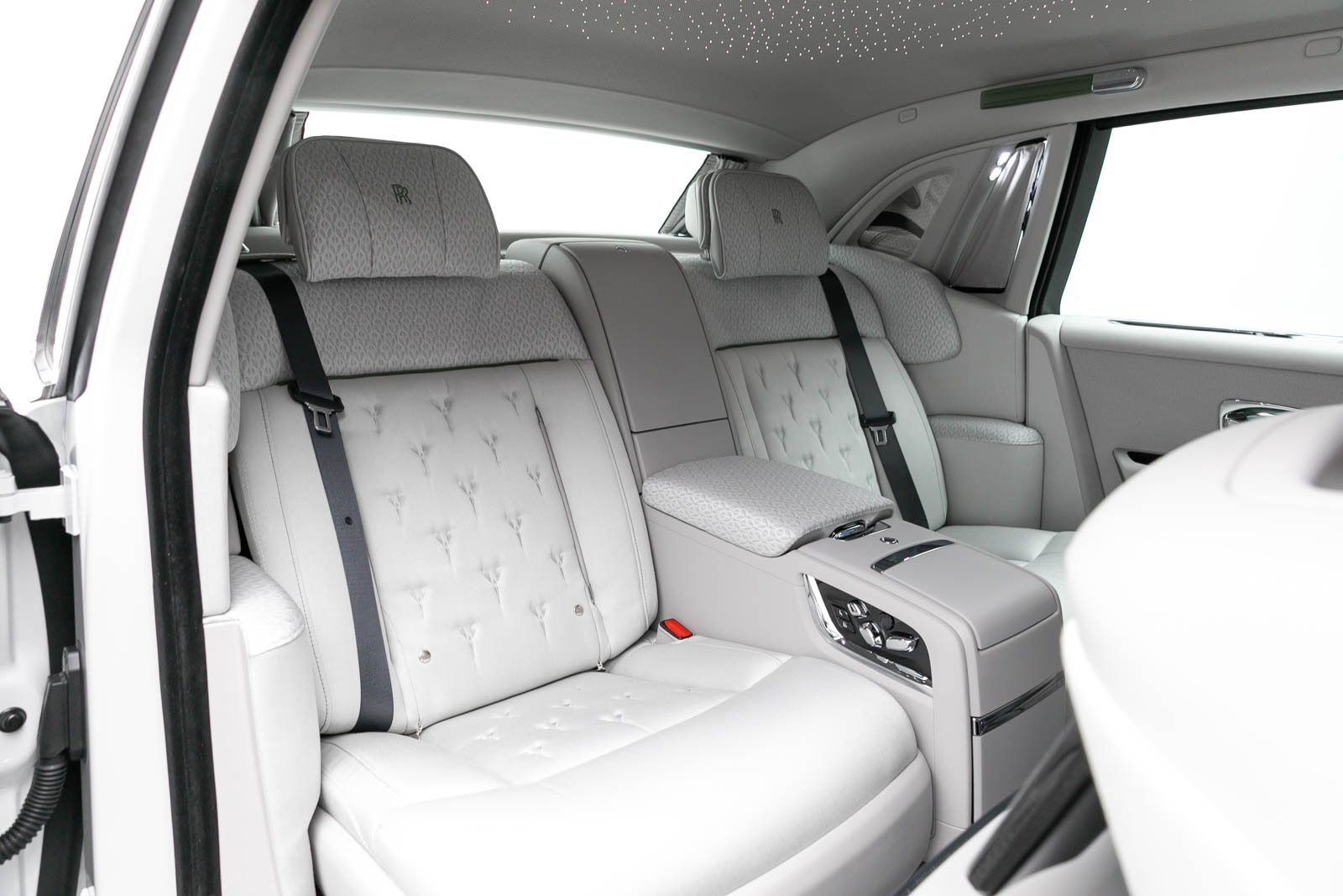 Used 2024 Rolls-Royce Phantom Extended Wheelbase w/ Leather Finishing Pack image 48