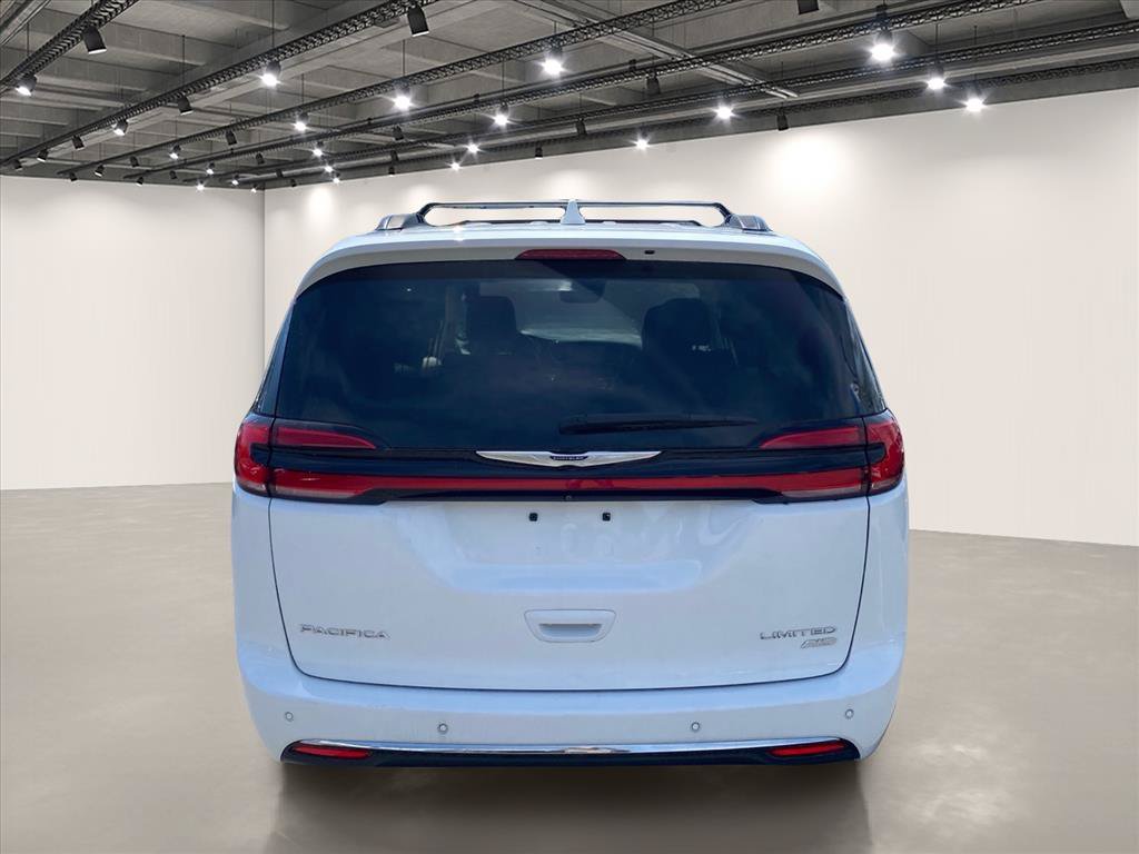 Used 2022 Chrysler Pacifica Limited AWD/4WD image 6
