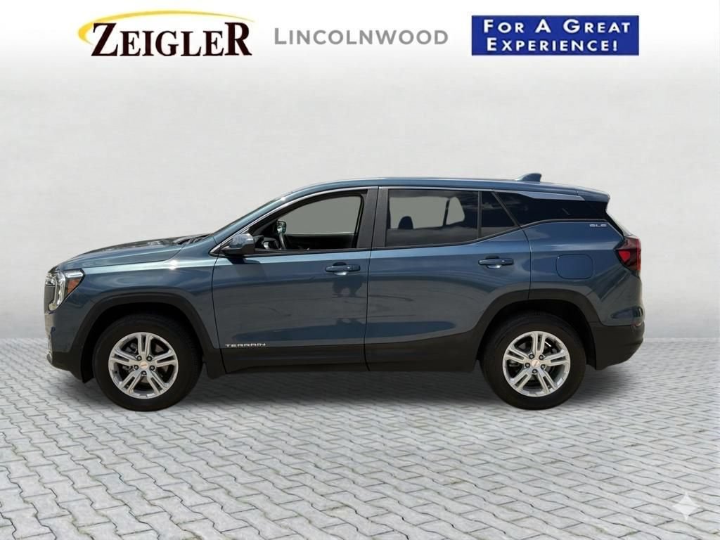 Used 2024 GMC Terrain SLE AWD/4WD image 3