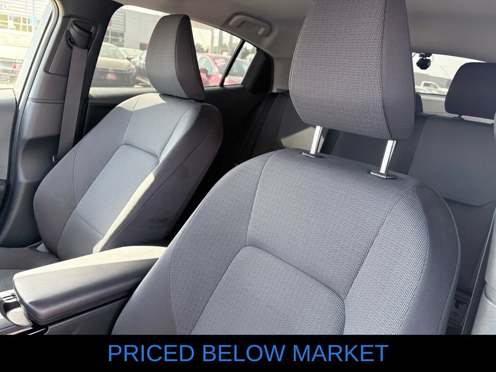Used 2024 Toyota Prius LE FWD image 10