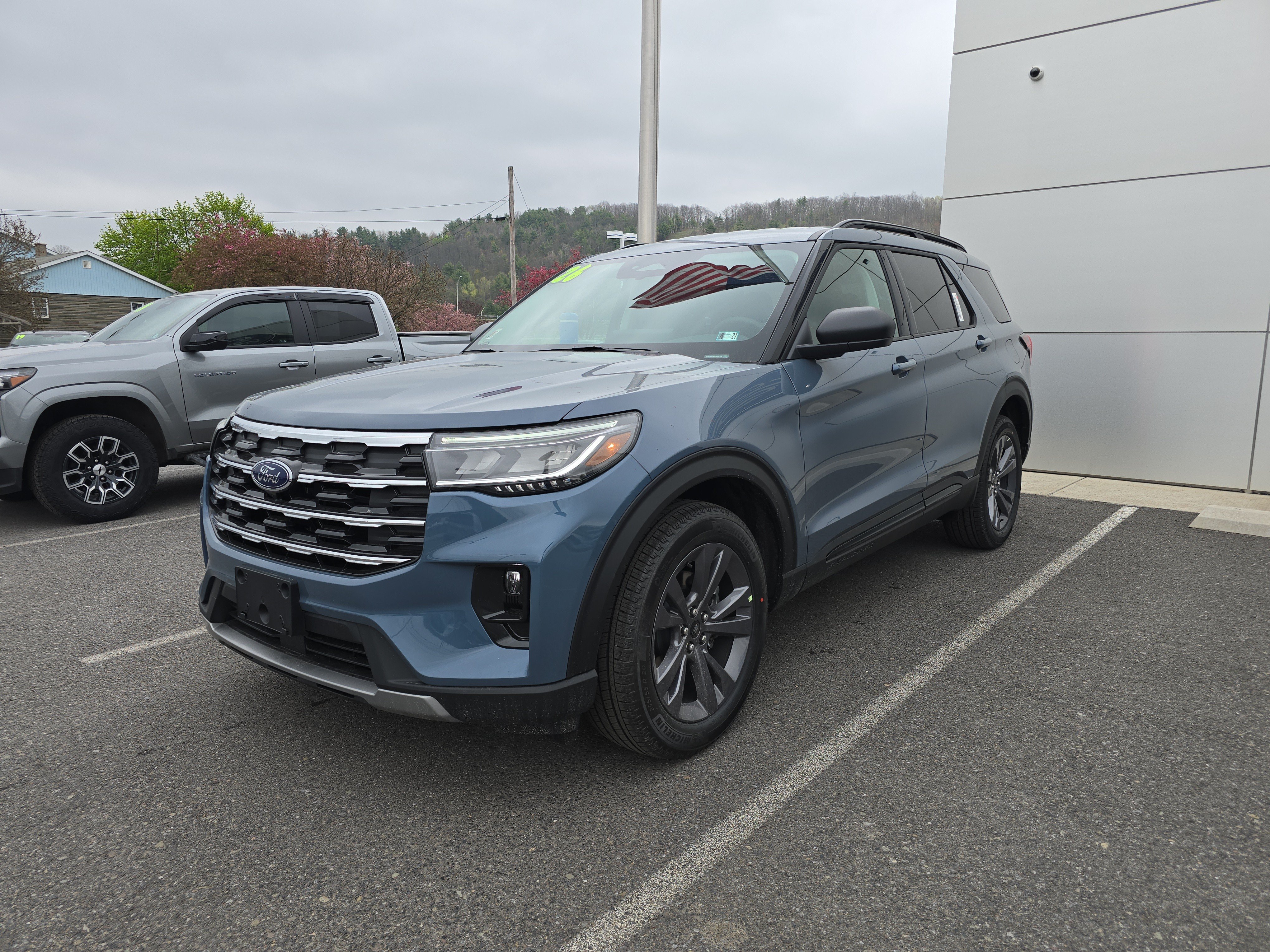 New 2026 Ford Explorer Active w/ Active Comfort Package AWD/4WD image 8