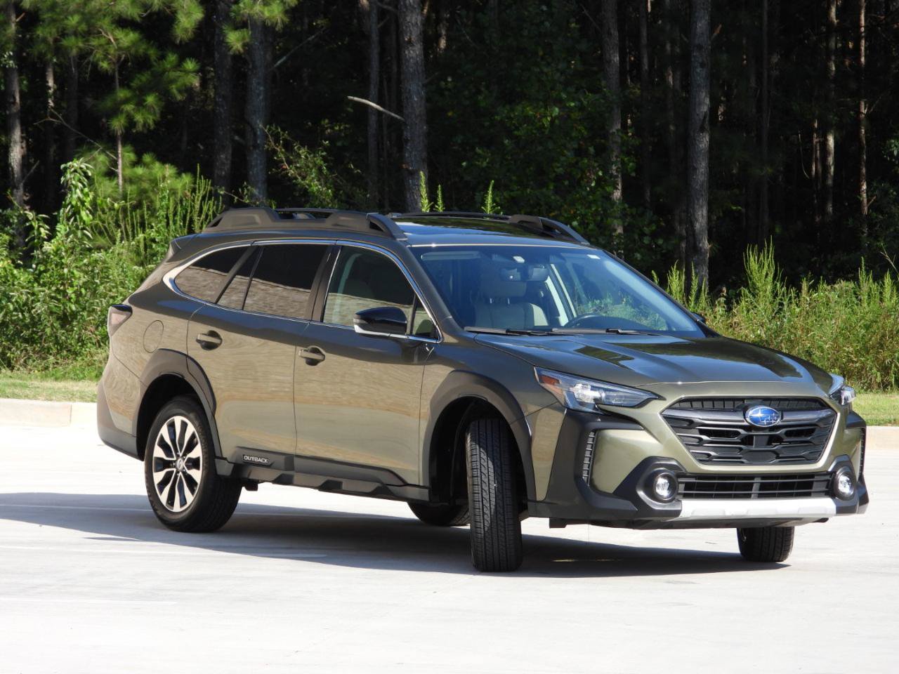 Used 2023 Subaru Outback Limited AWD/4WD image 9
