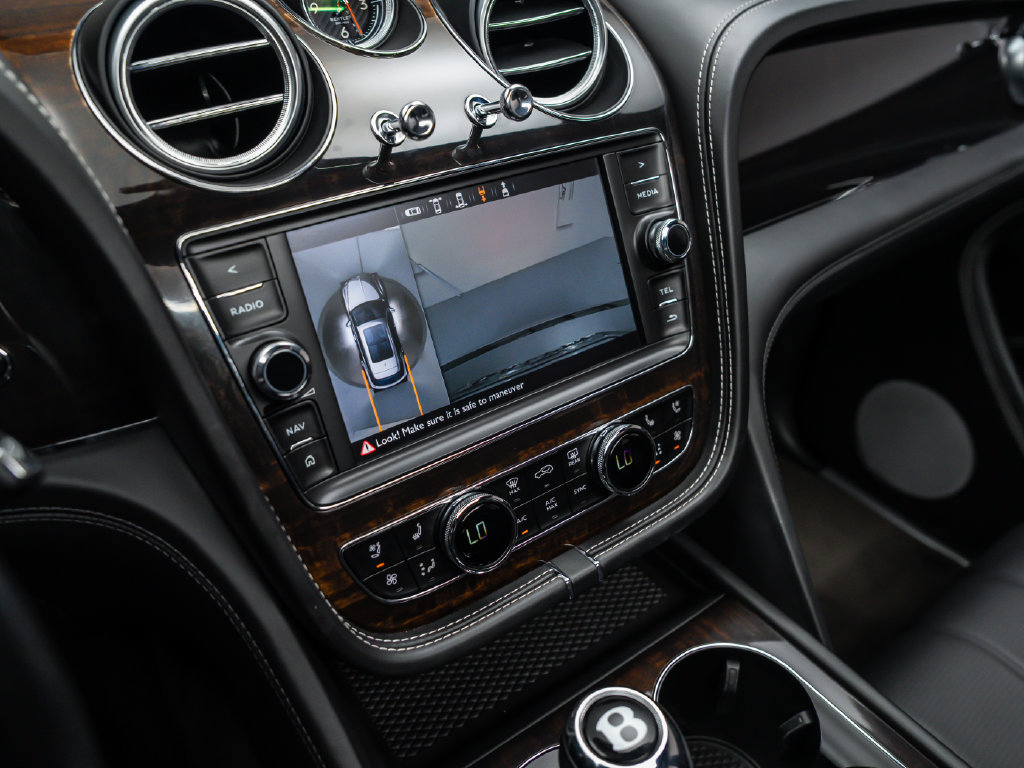 Used 2019 Bentley Bentayga AWD/4WD image 27