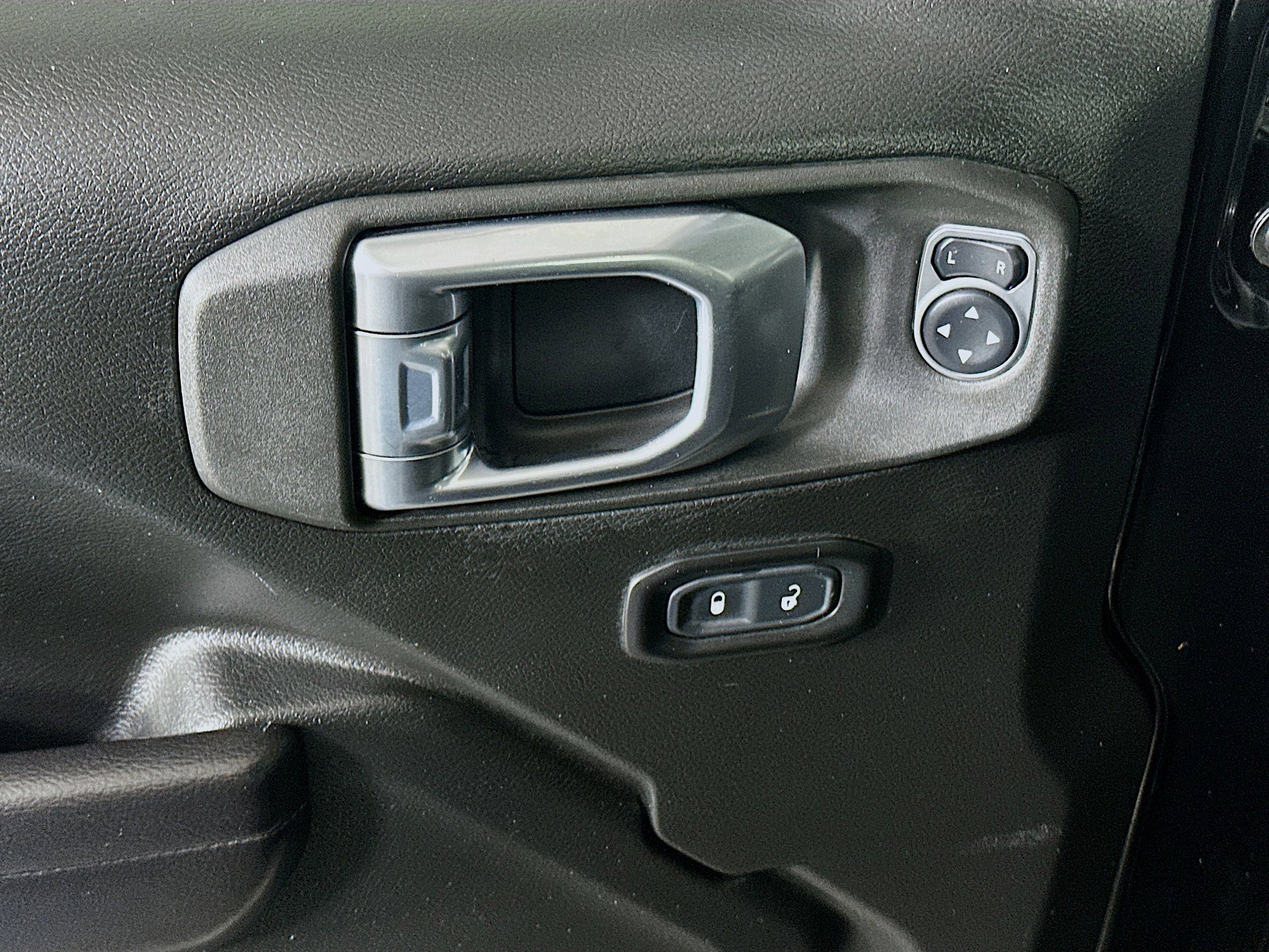 Used 2021 Jeep Wrangler Willys image 15