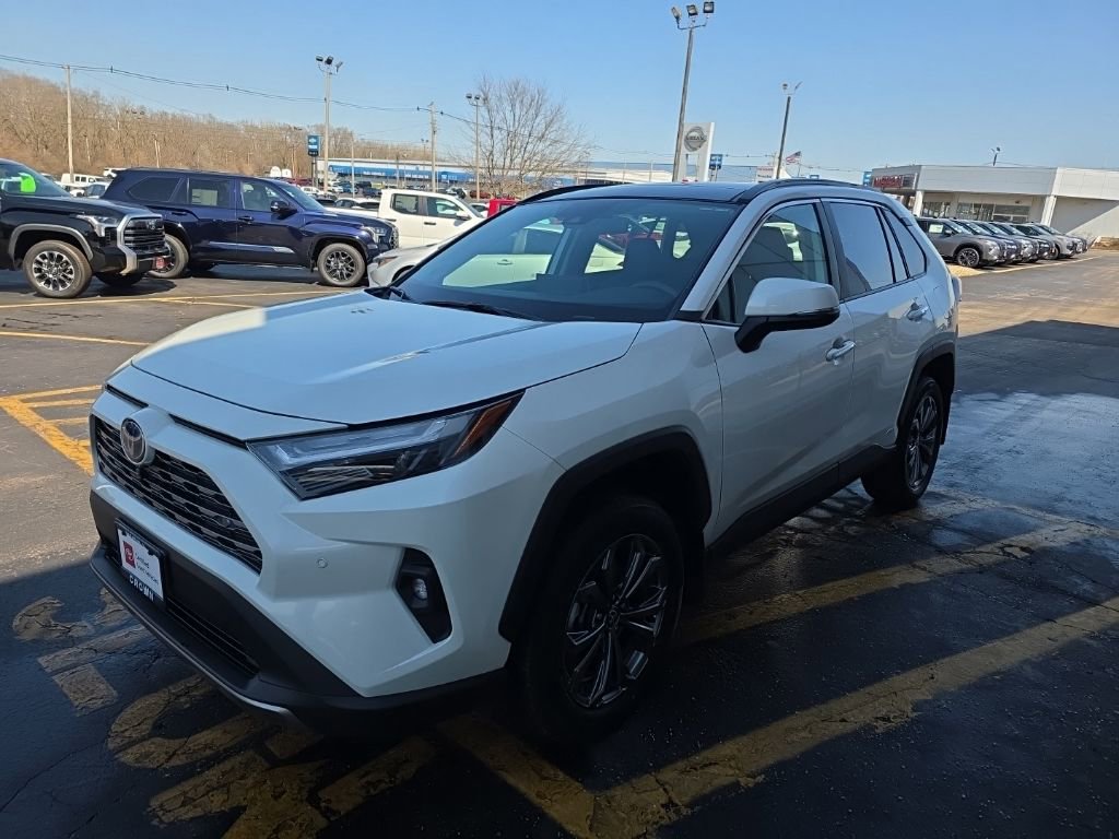 Used 2022 Toyota RAV4 Limited image 9