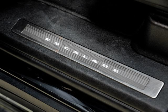 Used 2022 Cadillac Escalade ESV Sport Platinum w/ Heavy-Duty Trailer Package AWD/4WD image 52
