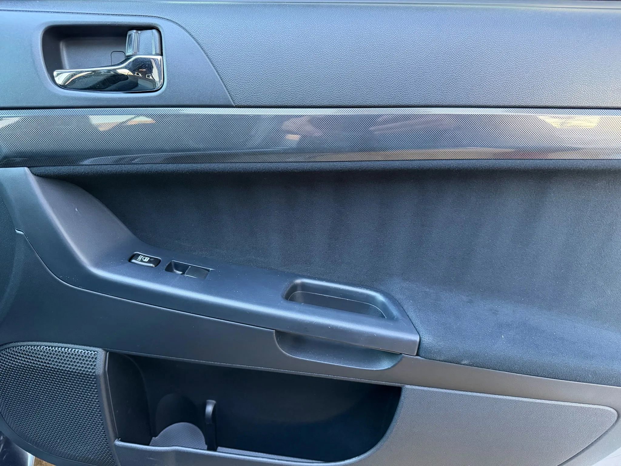 Used 2008 Mitsubishi Lancer Evolution GSR image 15