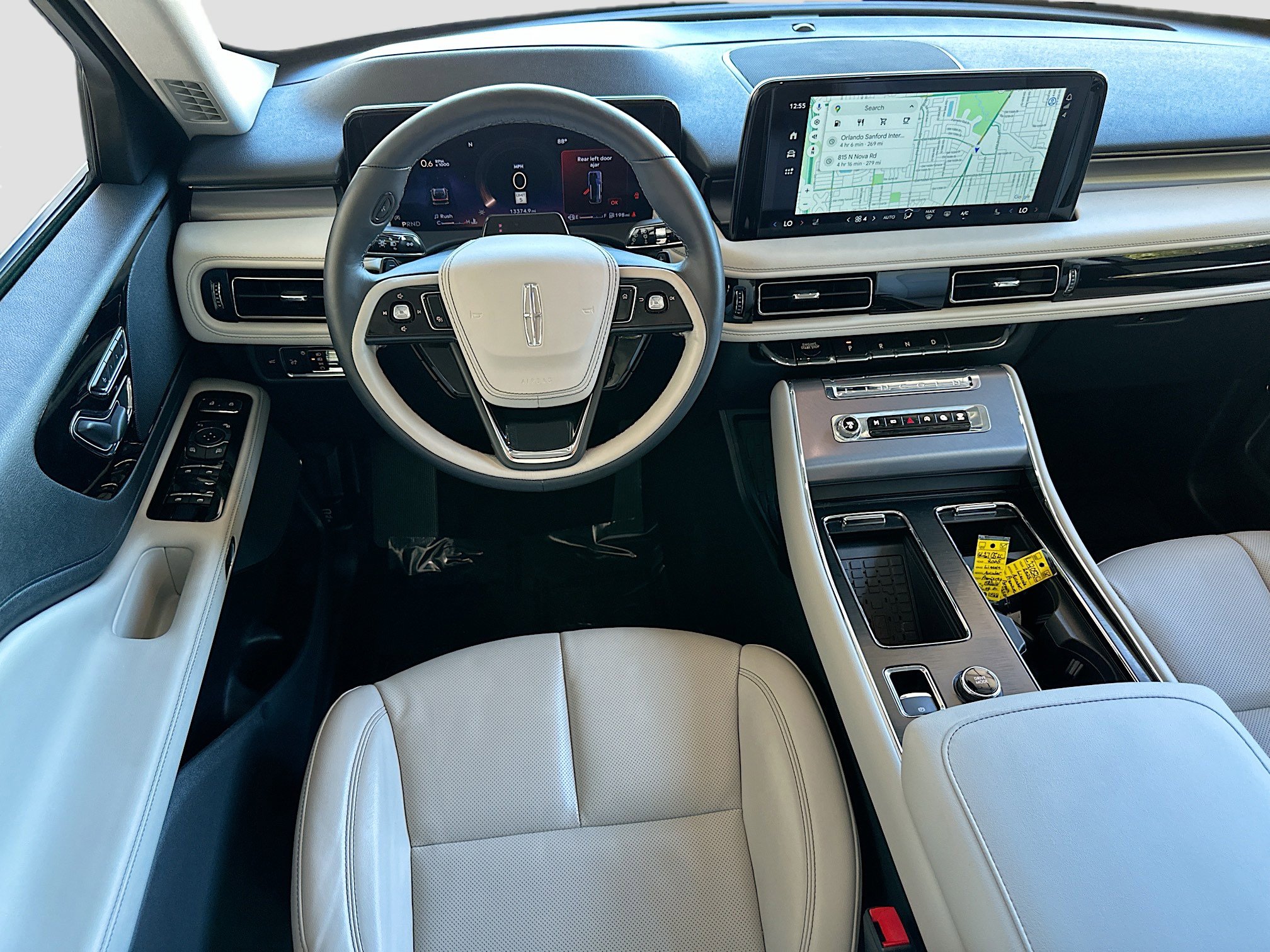 Used 2025 Lincoln Aviator 2WD image 23