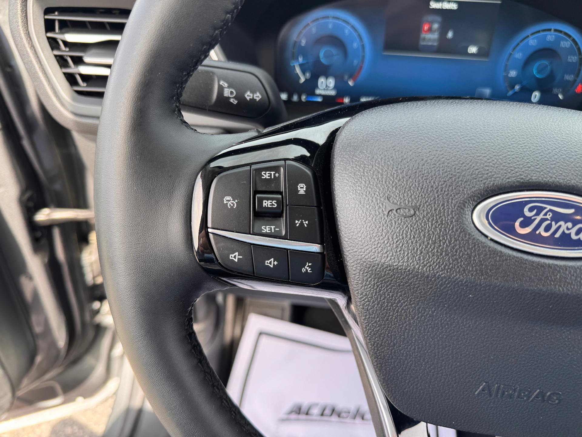 Used 2025 Ford Escape Platinum AWD/4WD image 26