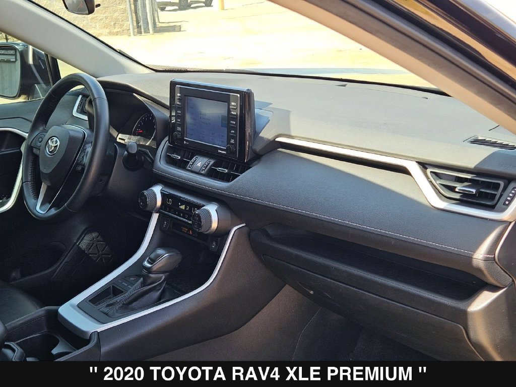 Used 2020 Toyota RAV4 XLE Premium FWD image 28