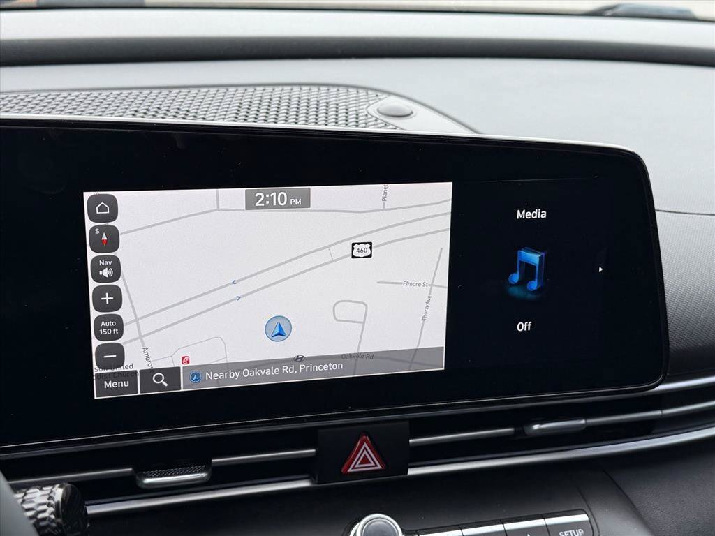 Used 2023 Hyundai Elantra Limited FWD image 27