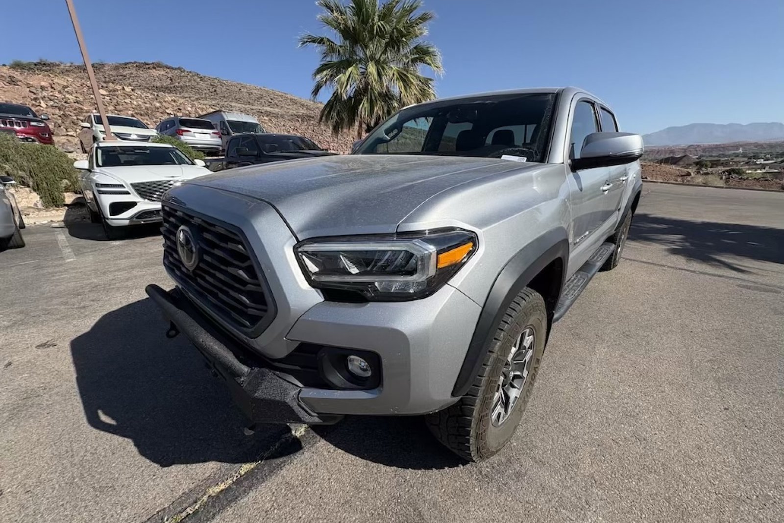 Used 2020 Toyota Tacoma TRD Off-Road w/ TRD Premium Off Road Package AWD/4WD image 1