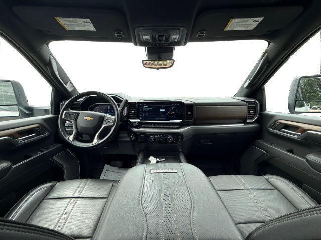 Used 2024 Chevrolet Silverado 3500 High Country w/ High Country Premium Package AWD/4WD image 21