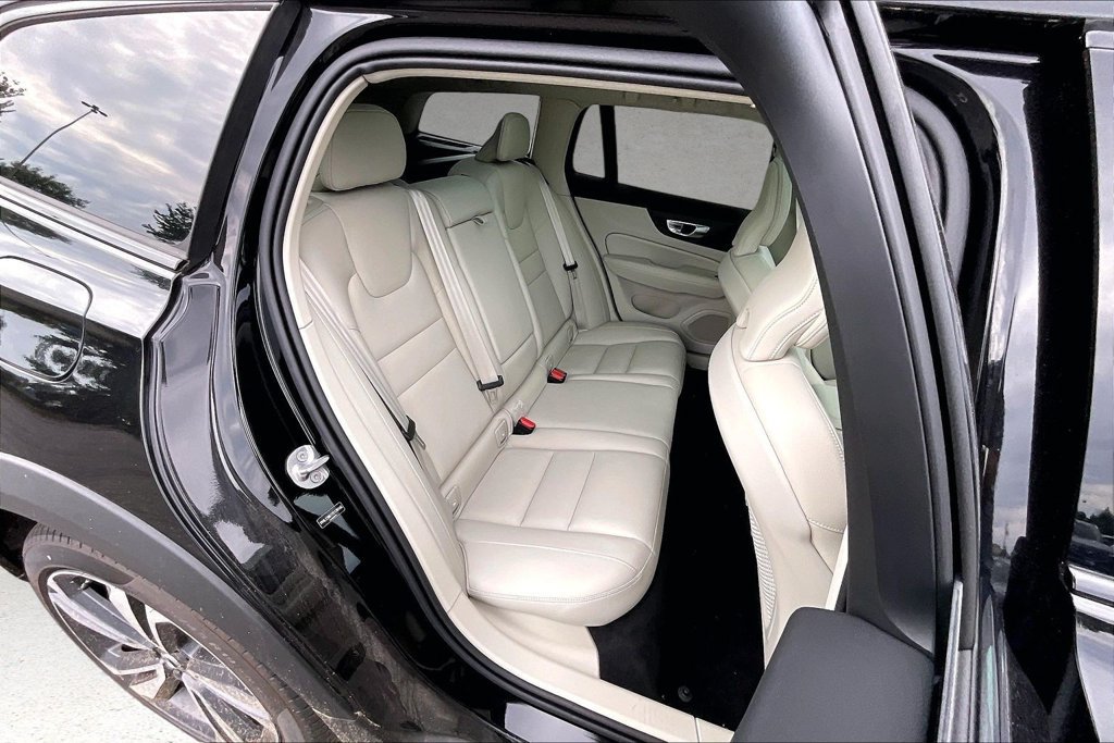 New 2026 Volvo V60 B5 Cross Country Plus w/ Protection Package Premier AWD/4WD image 11