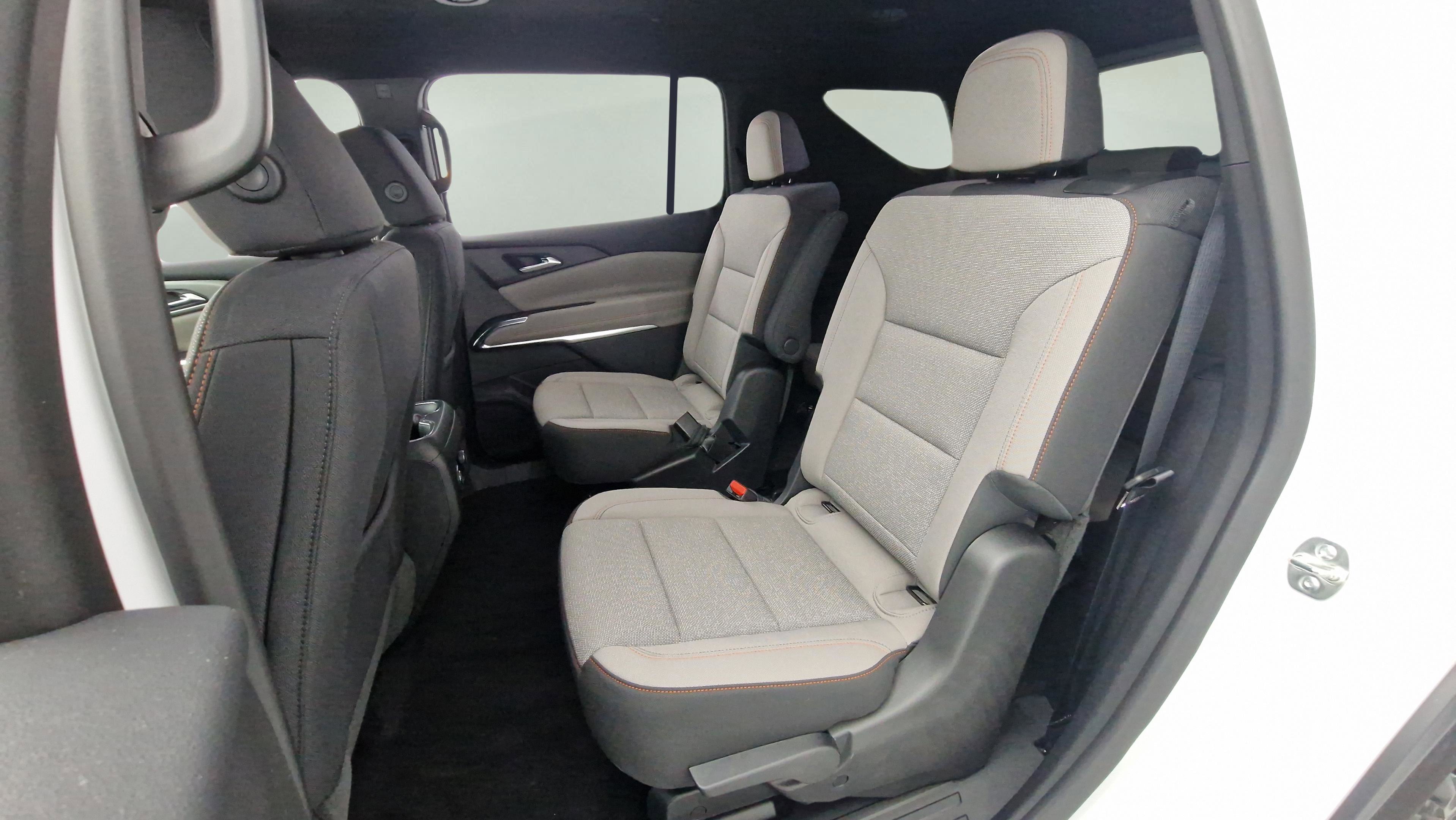 New 2025 Chevrolet Traverse LT w/ Midnight/Sport Edition image 24