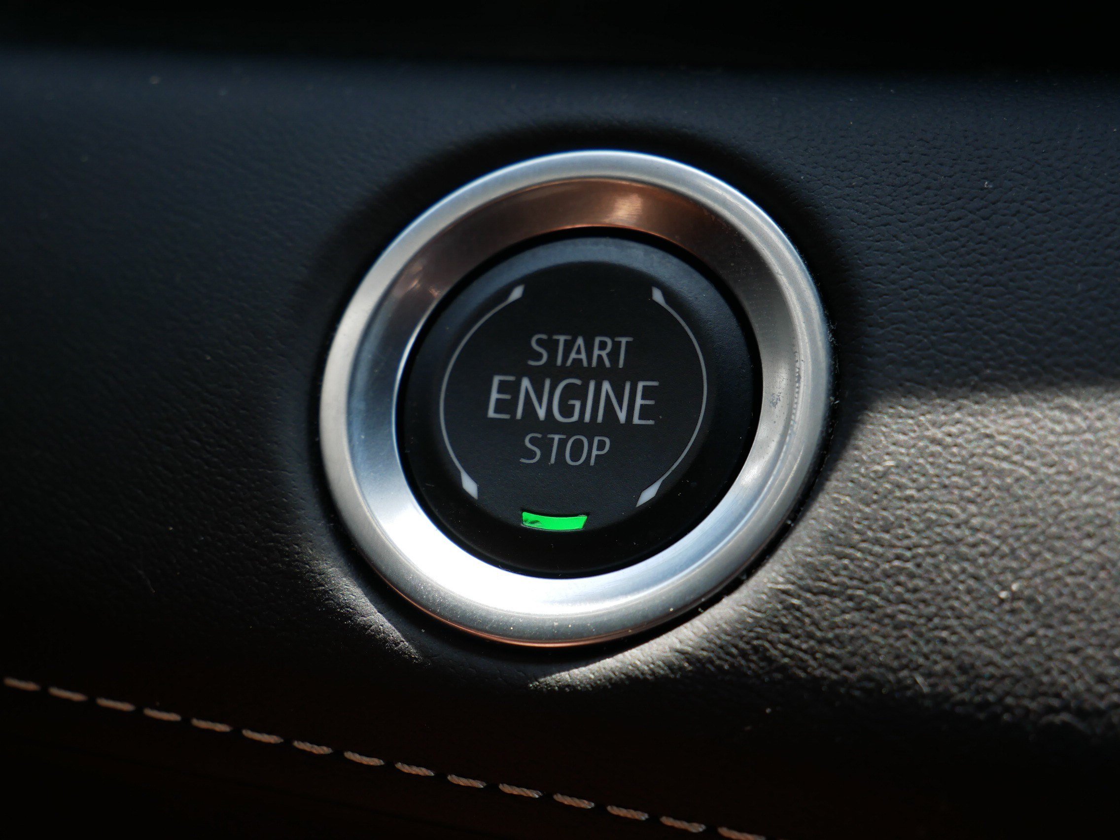 Certified 2024 Cadillac Escalade ESV Premium Luxury Platinum AWD/4WD image 32
