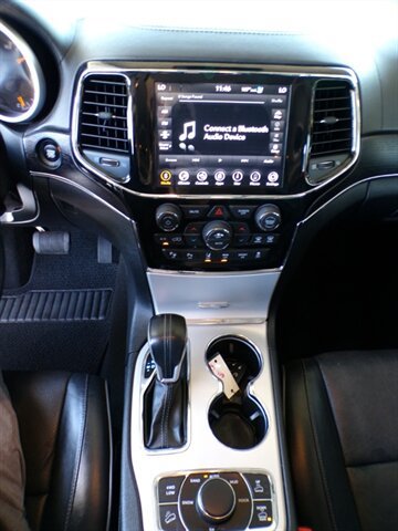 Used 2020 Jeep Grand Cherokee Summit AWD/4WD image 29