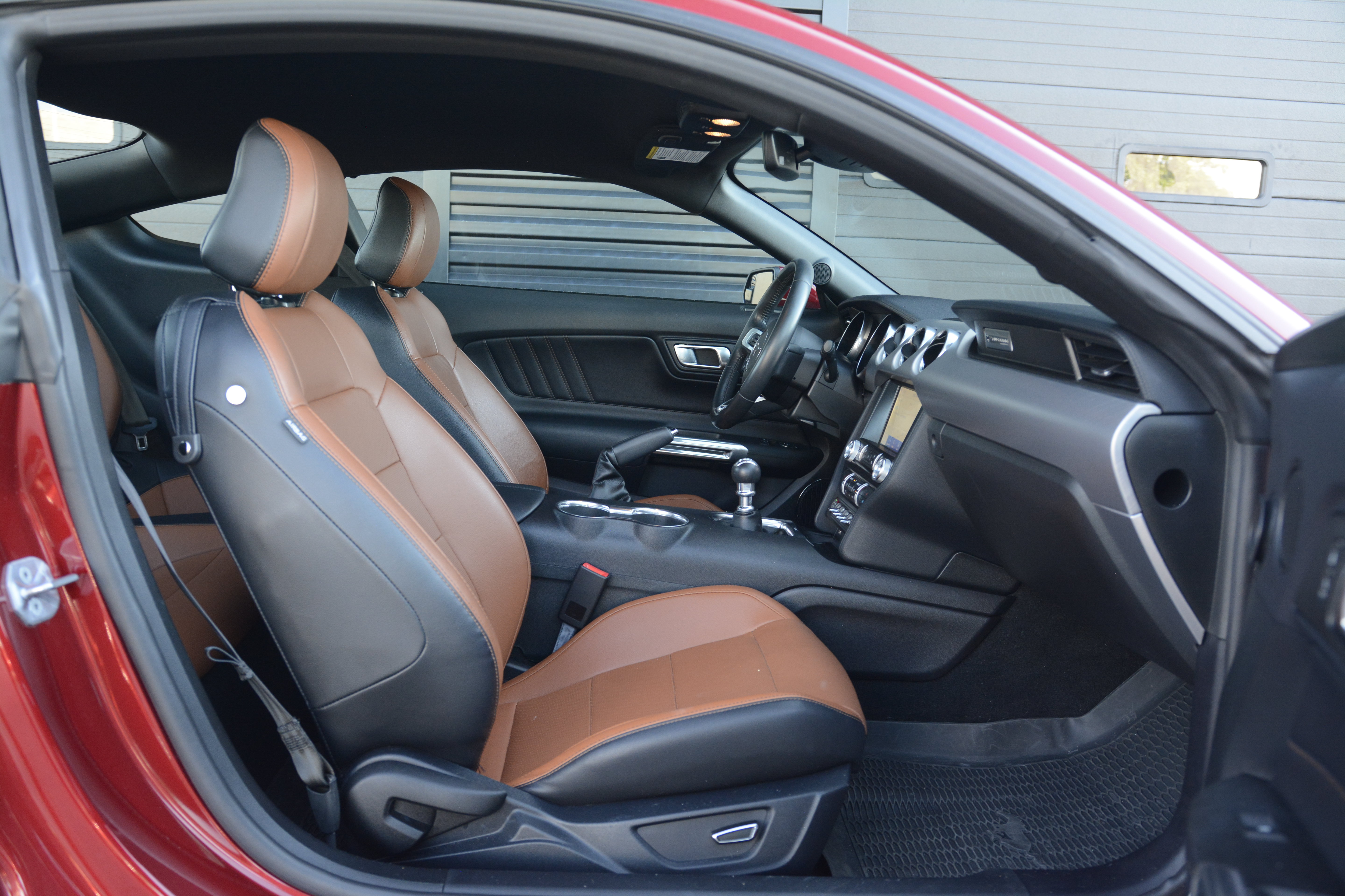 Used 2019 Ford Mustang Premium w/ Ford Safe & Smart Package RWD image 28