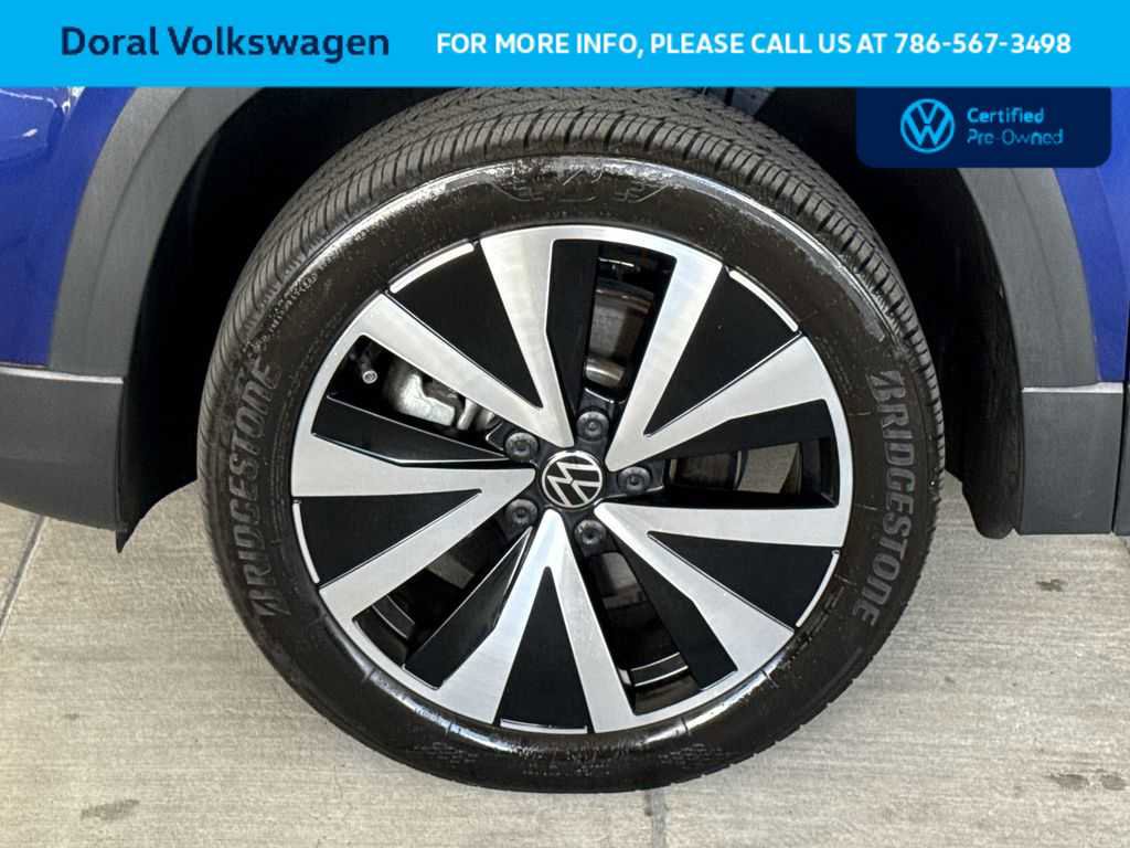 Used 2024 Volkswagen Taos SE FWD image 11