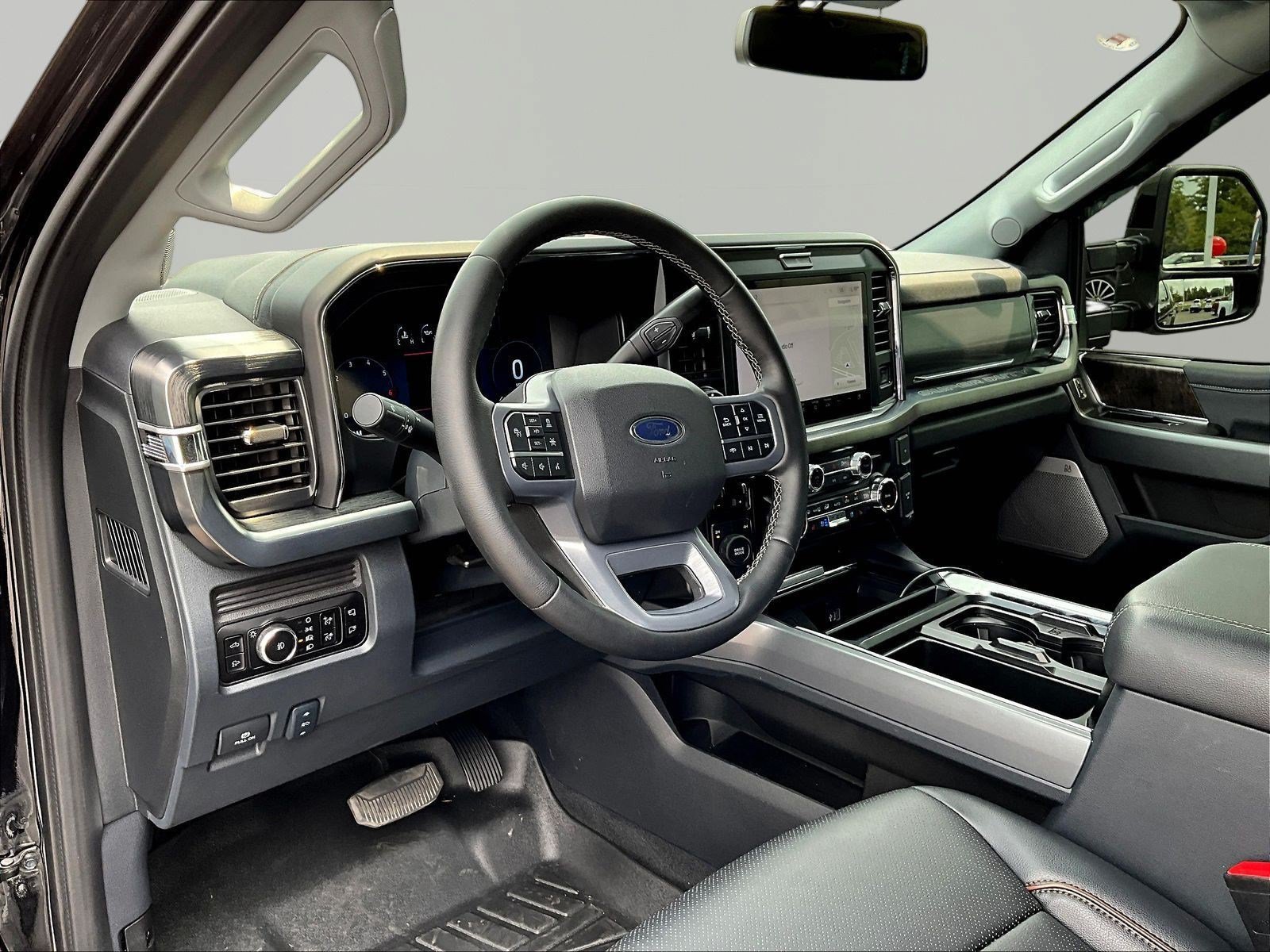Used 2025 Ford F350 Lariat w/ Lariat Ultimate Package AWD/4WD image 18