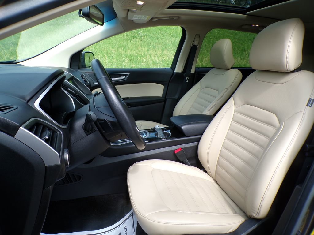 Used 2017 Ford Edge SEL w/ Equipment Group 201A AWD/4WD image 13