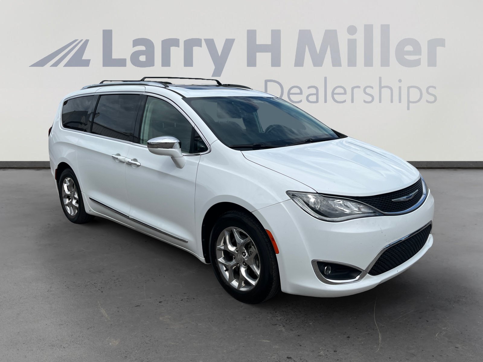 Certified 2018 Chrysler Pacifica Limited FWD image 7
