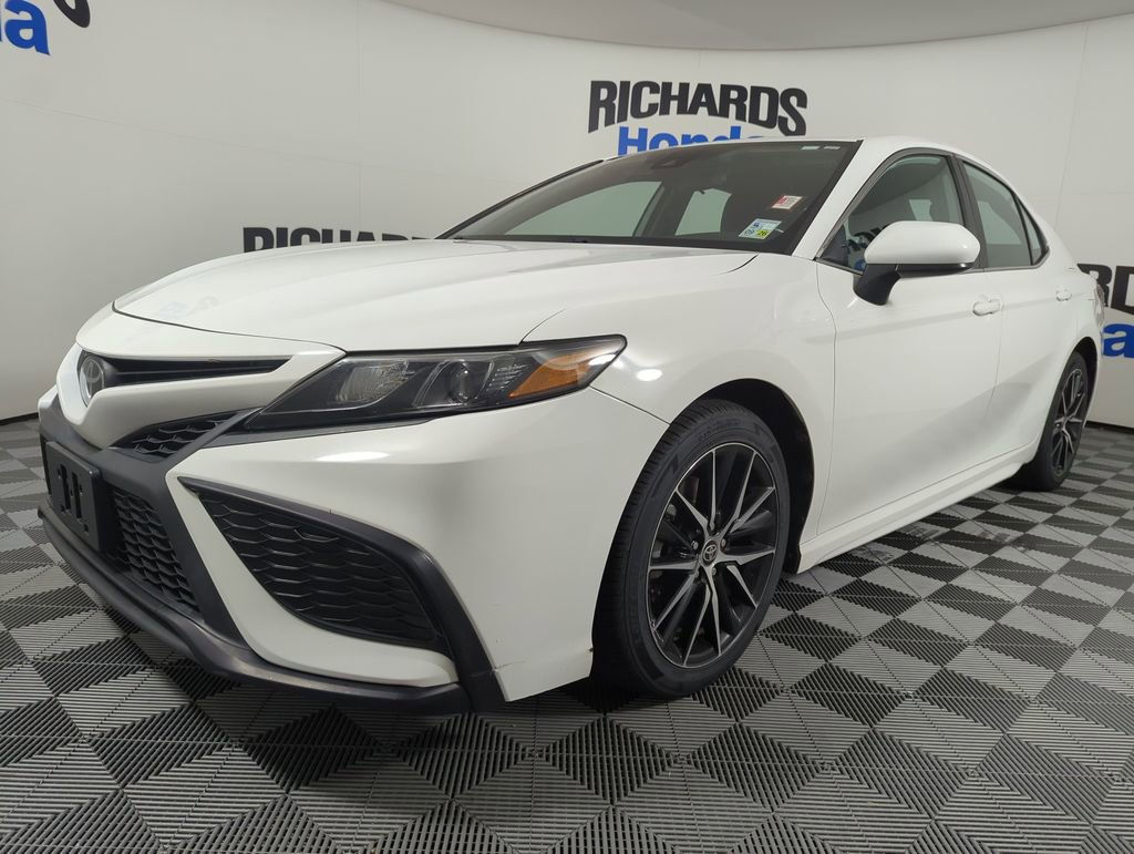 Used 2021 Toyota Camry SE