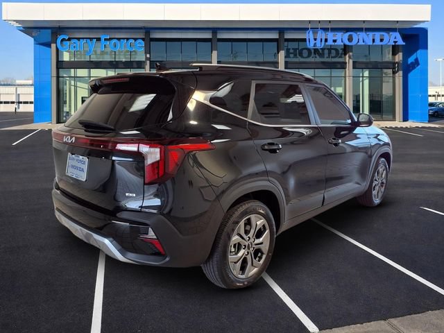 Used 2024 Kia Seltos S AWD/4WD image 2