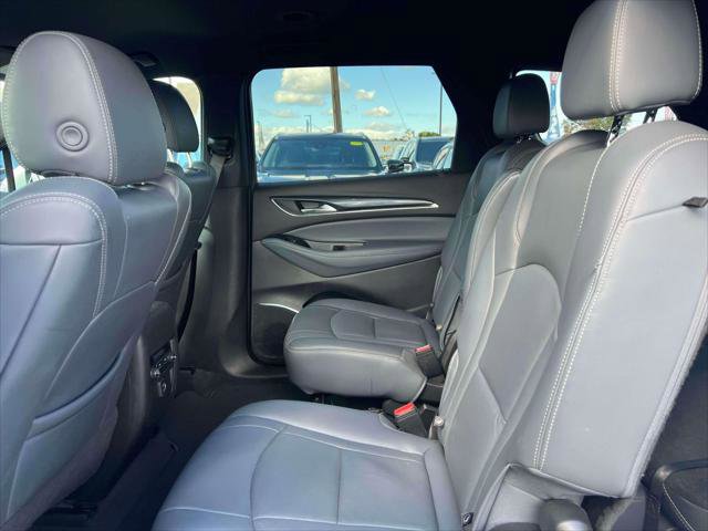 Used 2022 Buick Enclave Essence w/ Sport Touring Edition image 11