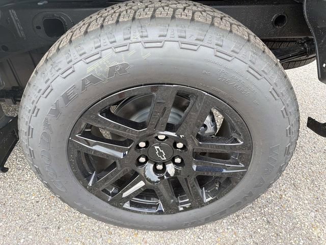 New 2026 Chevrolet Silverado 1500 Custom RWD image 33