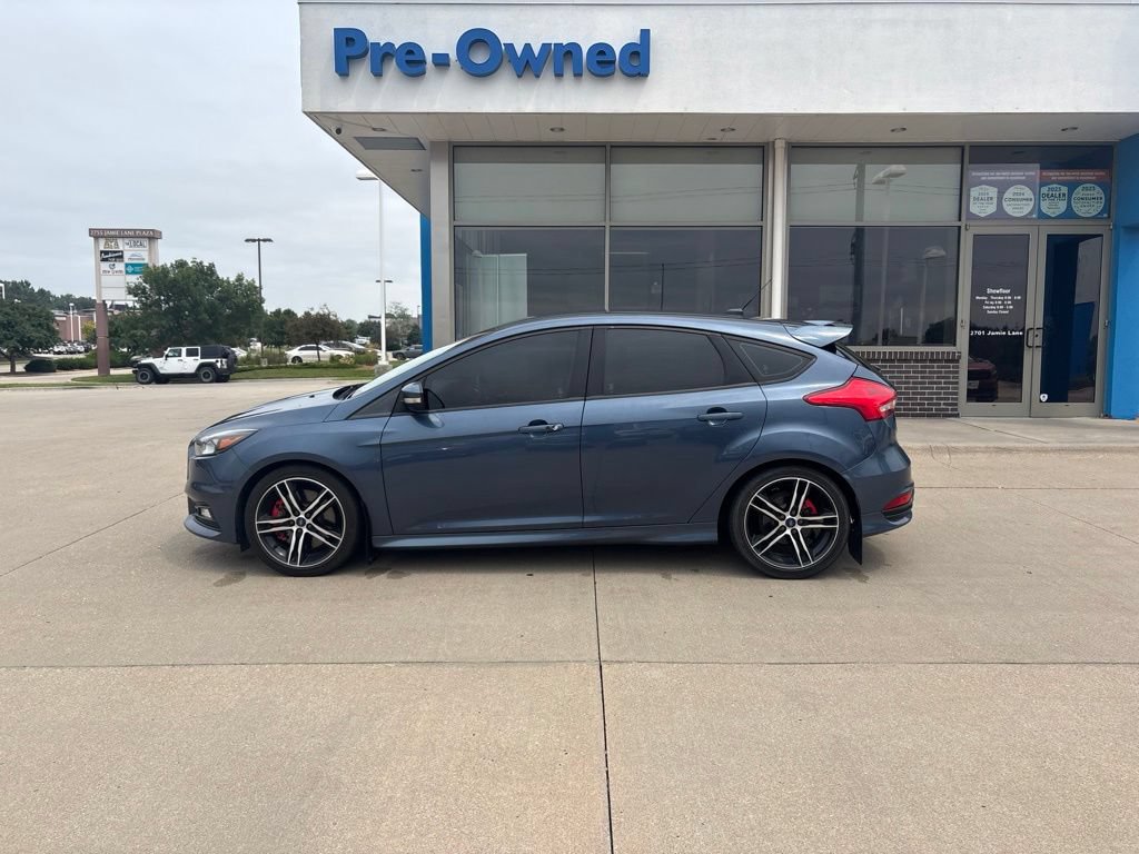 Used 2018 Ford Focus ST FWD image 8