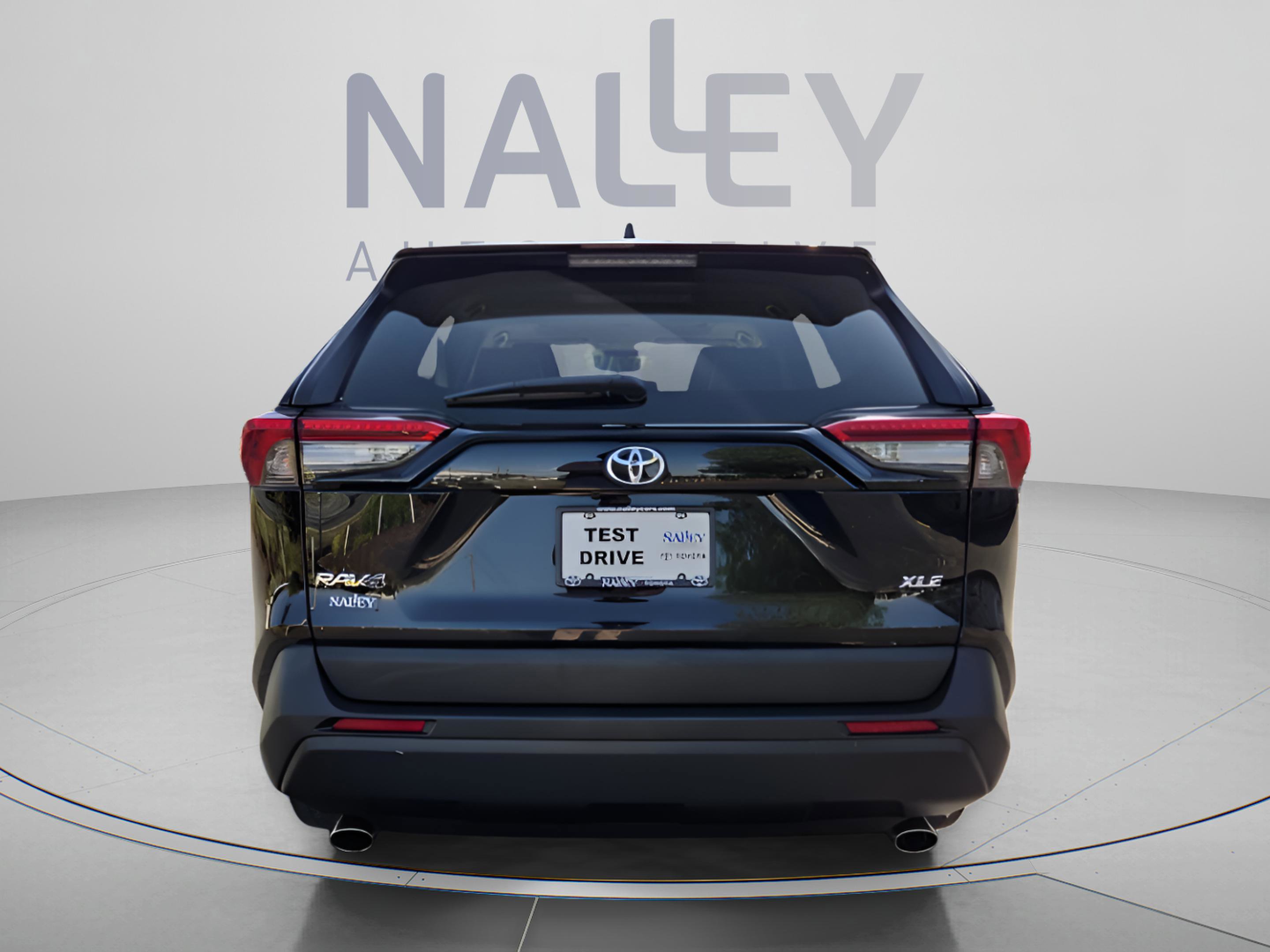 Certified 2021 Toyota RAV4 XLE Premium FWD image 4