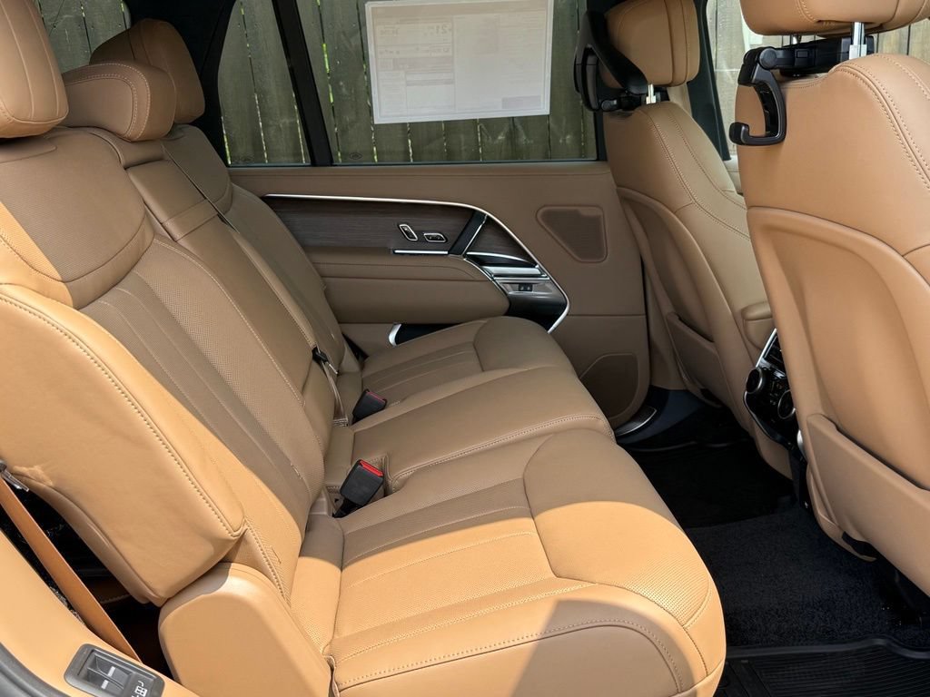 New 2026 Land Rover Range Rover Long Wheelbase SE AWD/4WD image 32