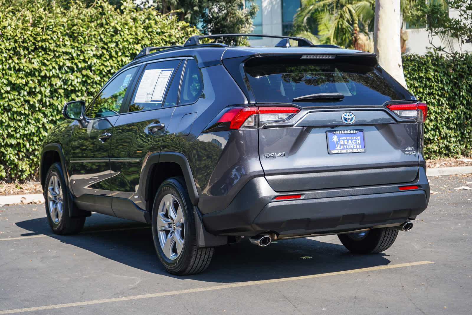 Used 2024 Toyota RAV4 XLE AWD/4WD image 4
