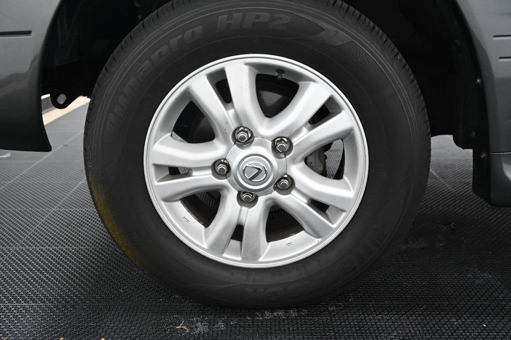 Used 2004 Lexus LX 470 4WD w/ Preferred Accessory Pkg image 50