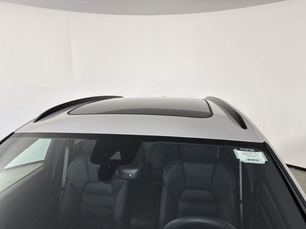 Certified 2025 Porsche Macan GTS AWD/4WD image 17