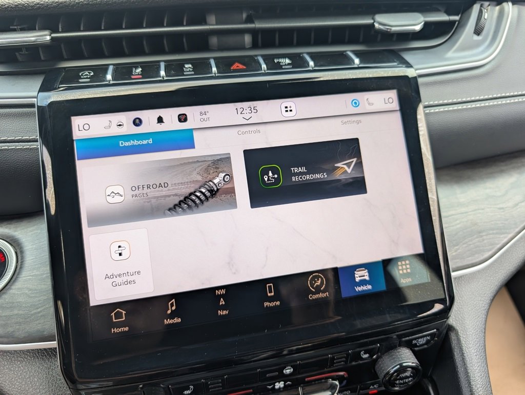 Used 2024 Jeep Grand Cherokee Limited image 25