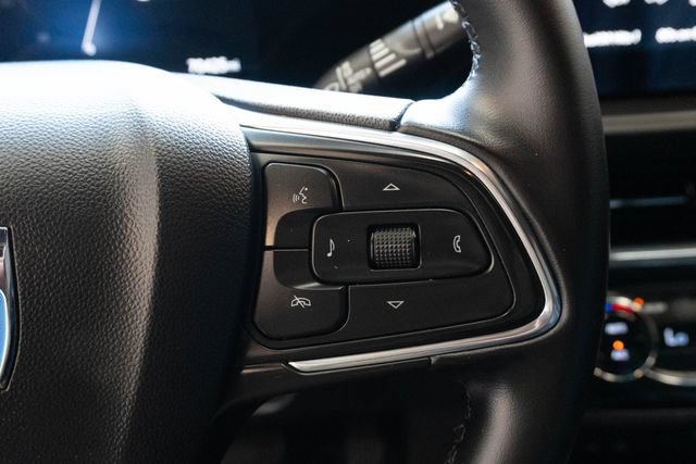 Used 2025 Buick Envista Sport Touring w/ Convenience II Package FWD image 23