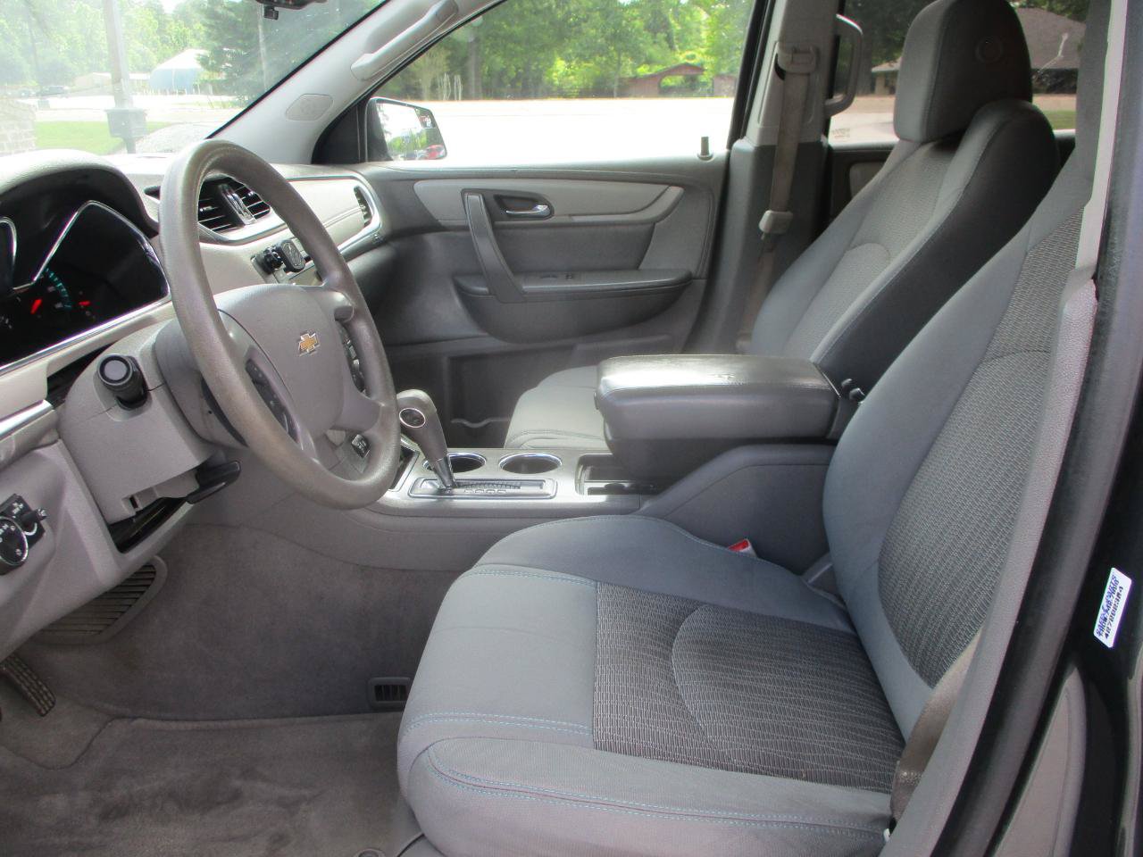Used 2014 Chevrolet Traverse LS FWD image 14