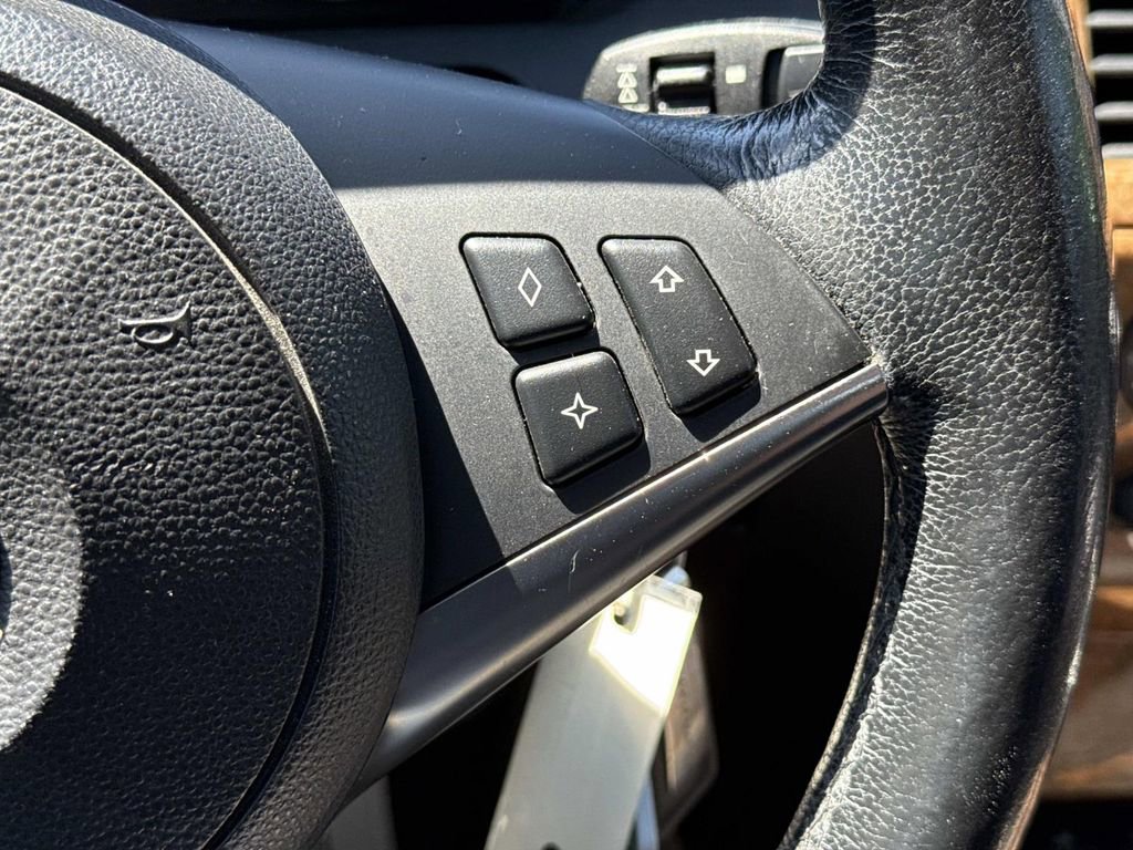 Used 2007 BMW 650i Convertible RWD image 11