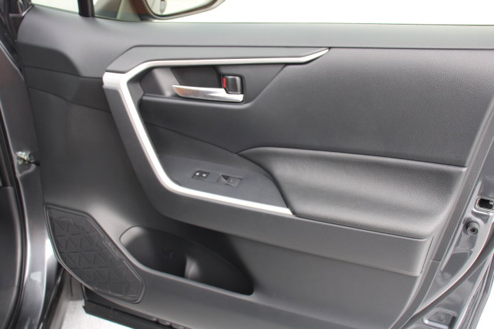 Certified 2025 Toyota RAV4 XLE w/ Convenience Package image 20